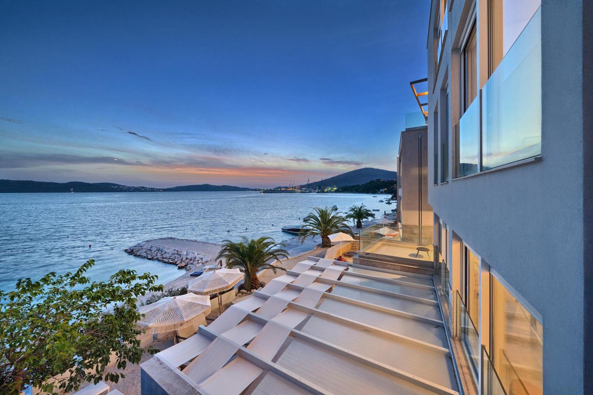 Livingstone Beach House Трогир Екстериор снимка