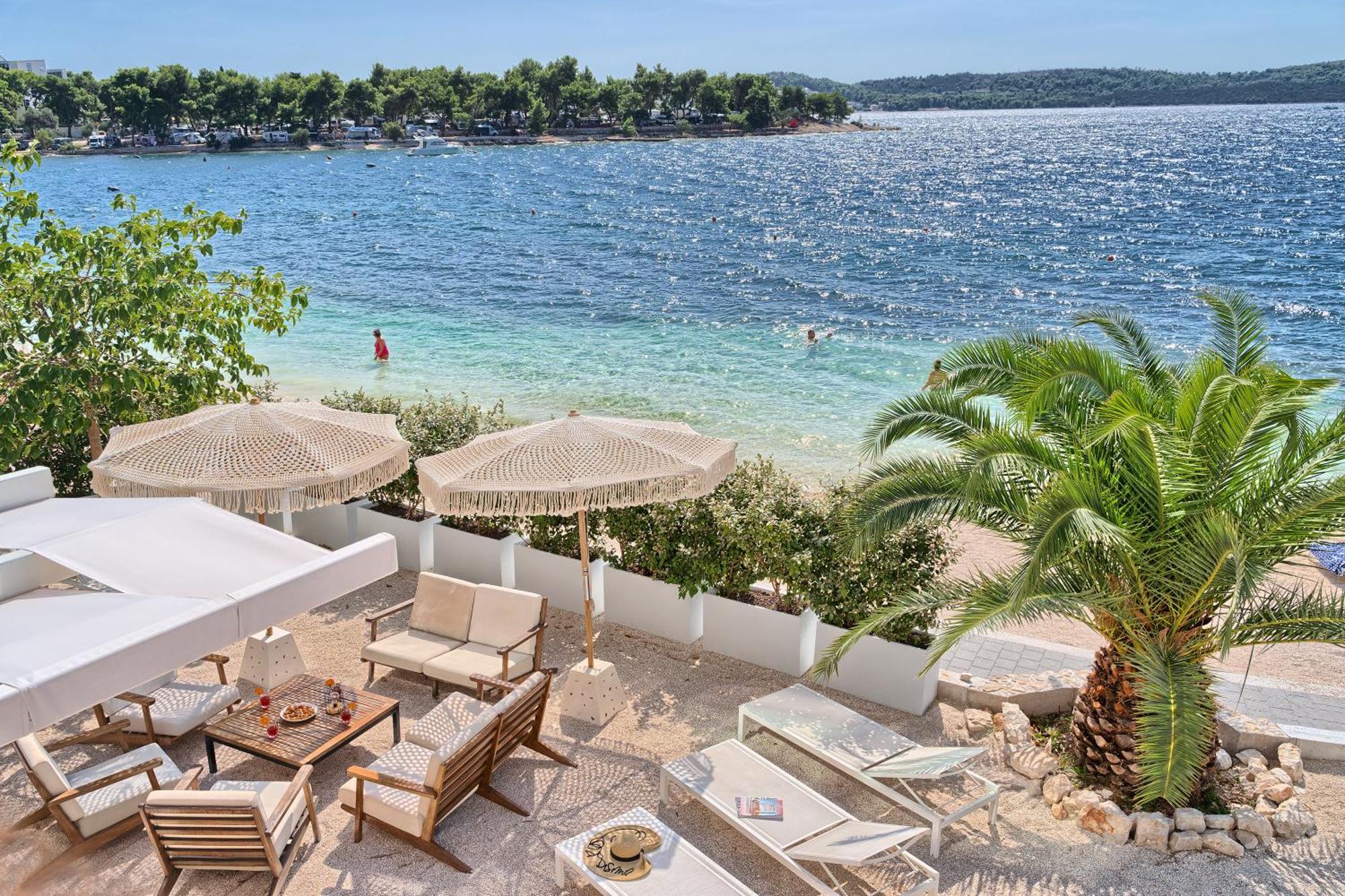 Livingstone Beach House Трогир Екстериор снимка