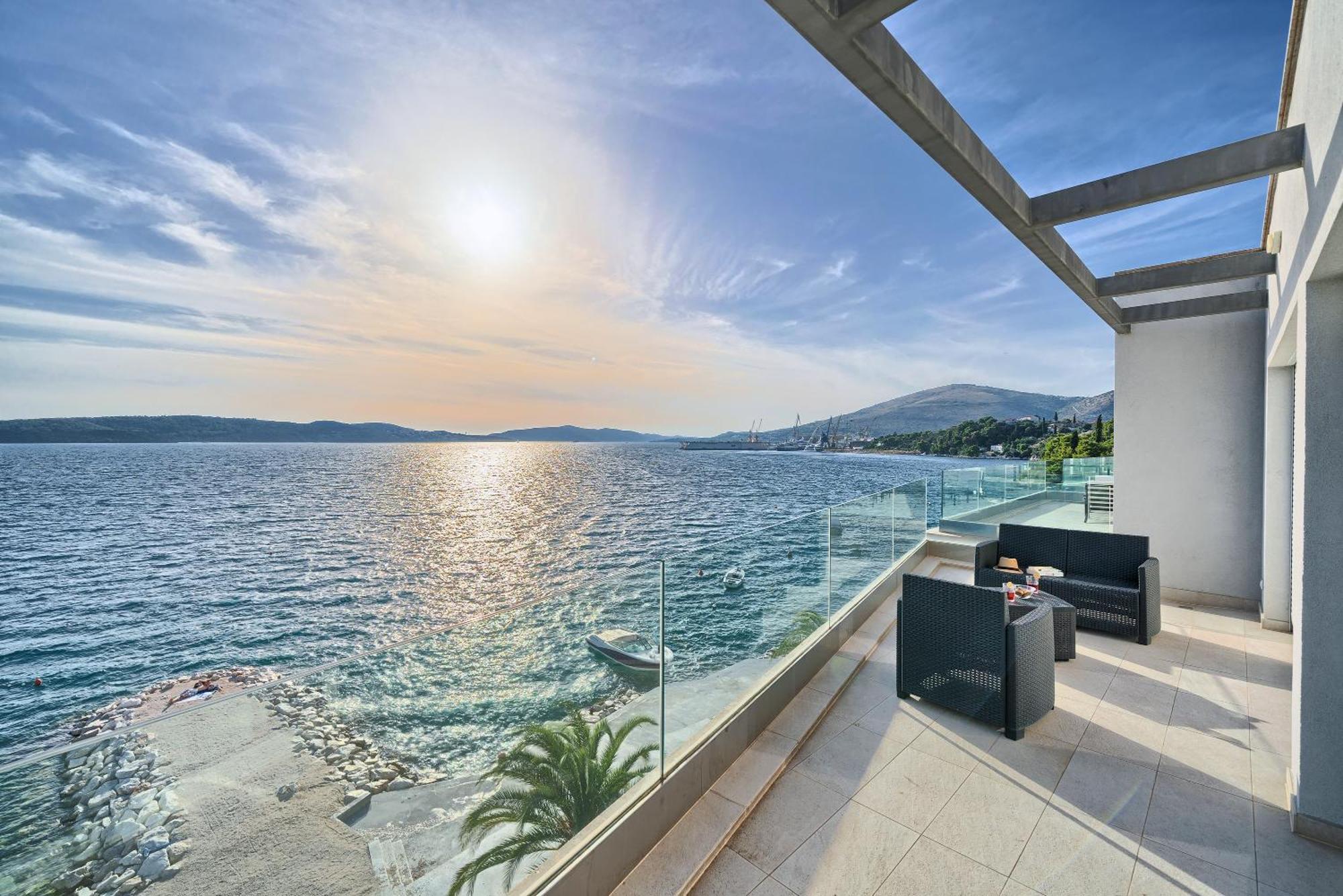 Livingstone Beach House Трогир Екстериор снимка