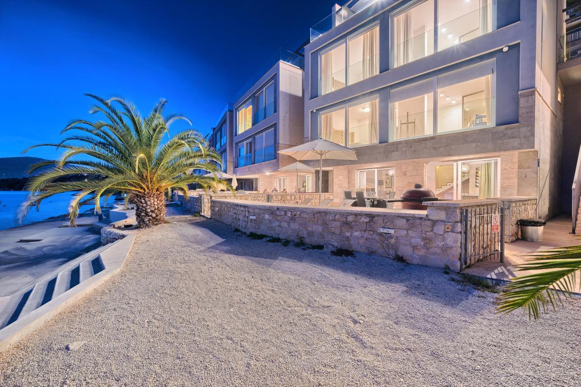 Livingstone Beach House Трогир Екстериор снимка