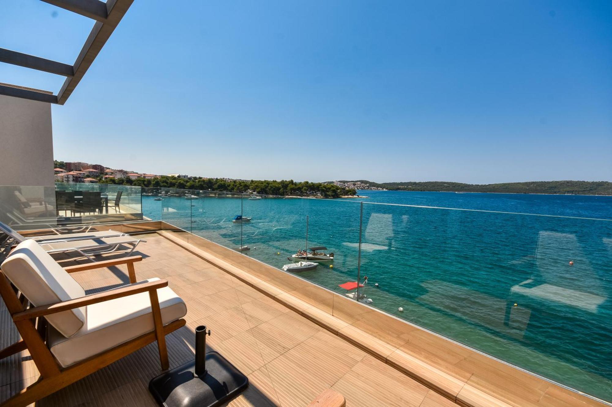Livingstone Beach House Трогир Стая снимка