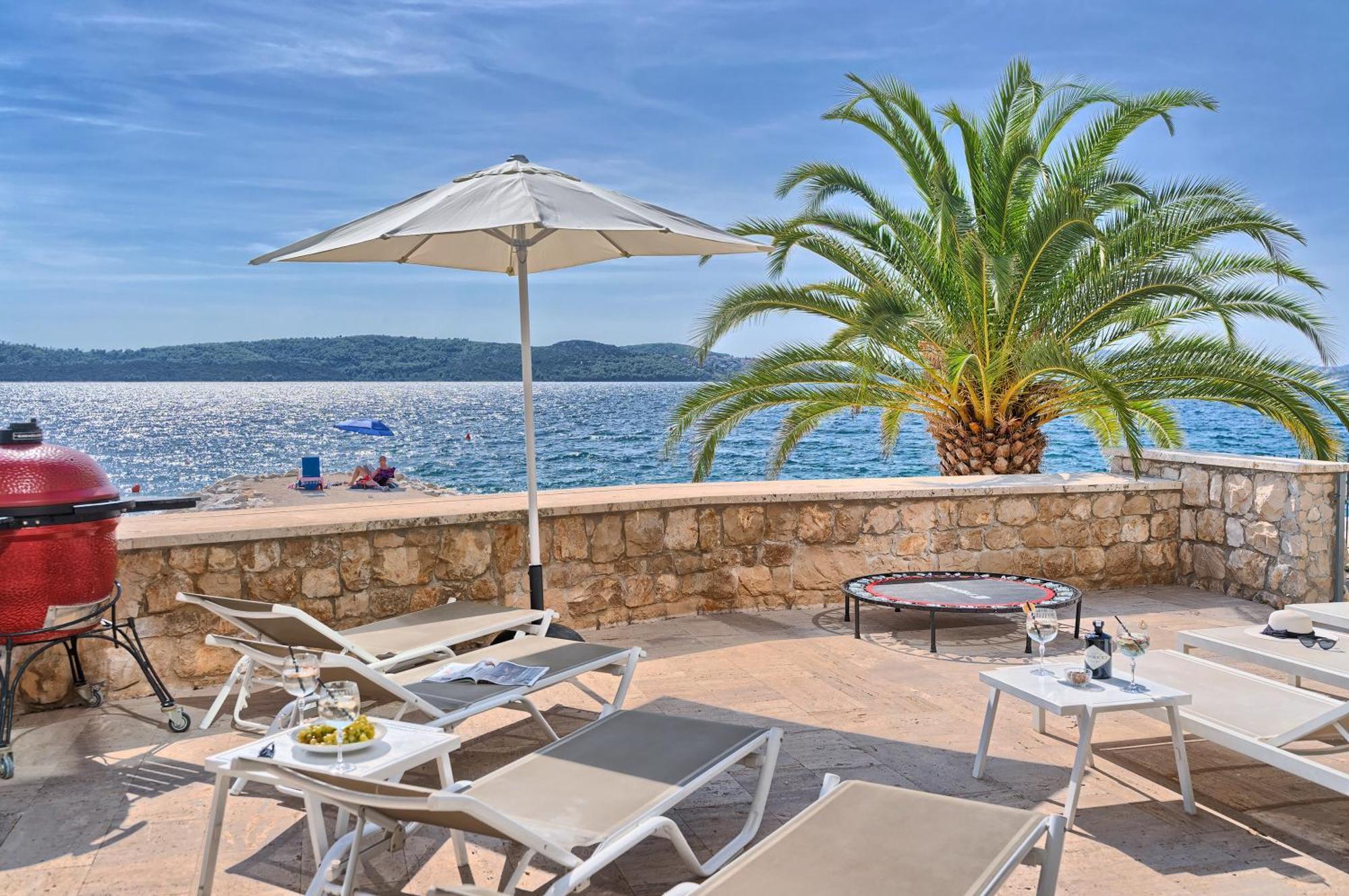 Livingstone Beach House Трогир Стая снимка