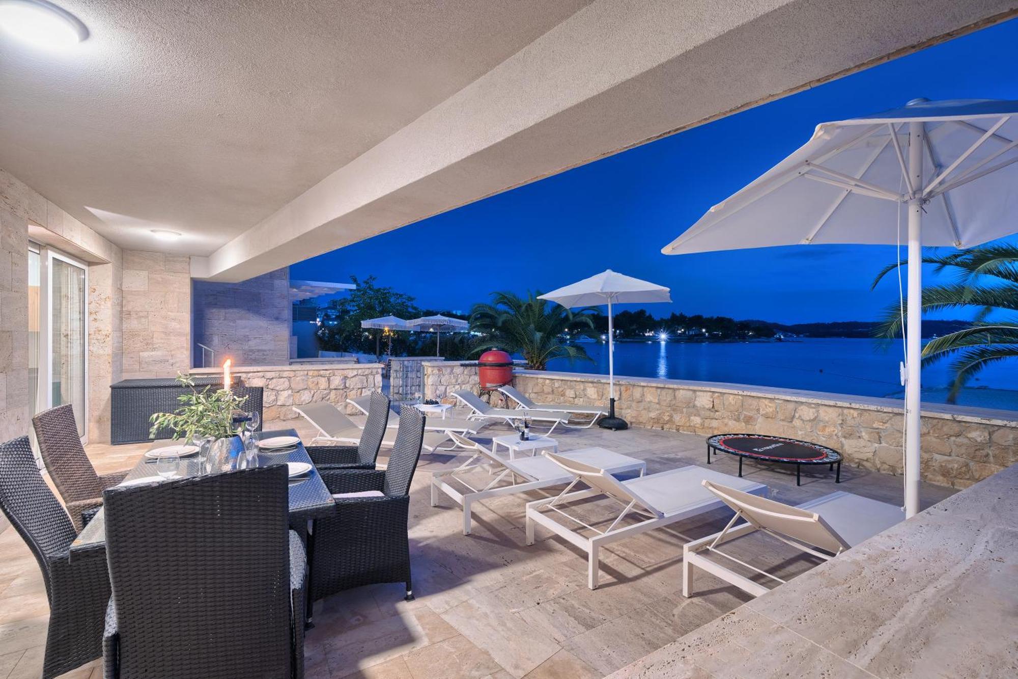 Livingstone Beach House Трогир Стая снимка